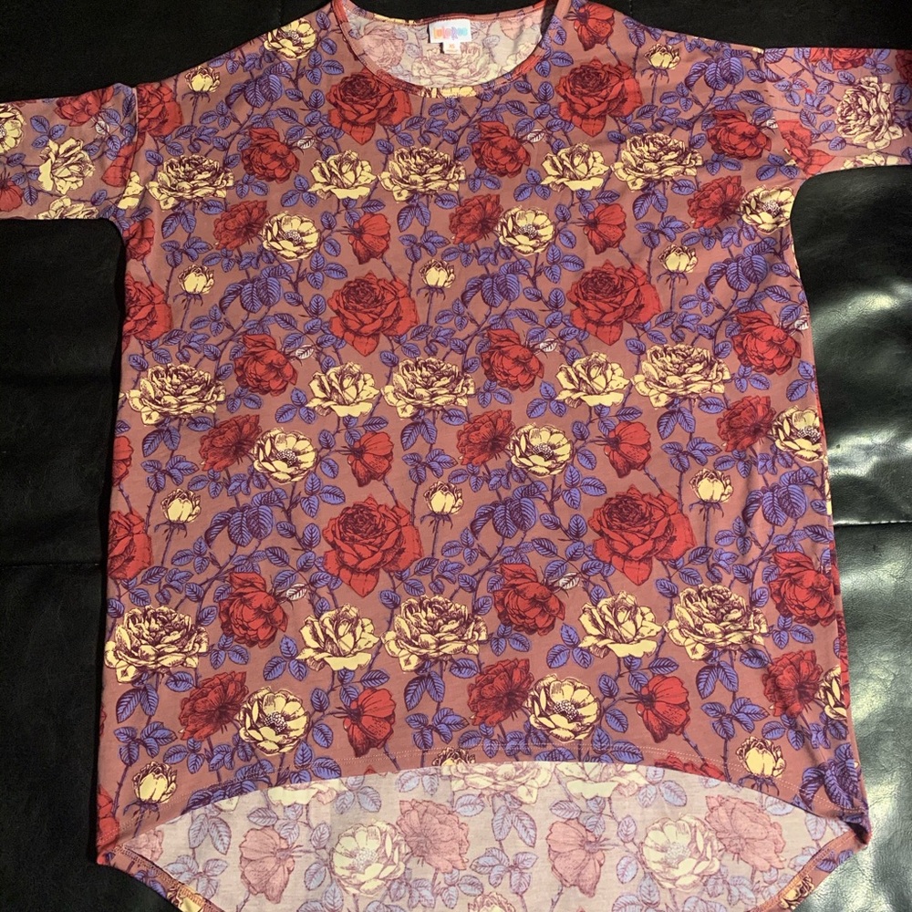 LuLaRoe flower T-shirt